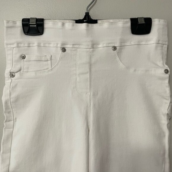 New Bellina White Pull On Stretch Denim Capri Size Medium bin 1V - Picture 3 of 5